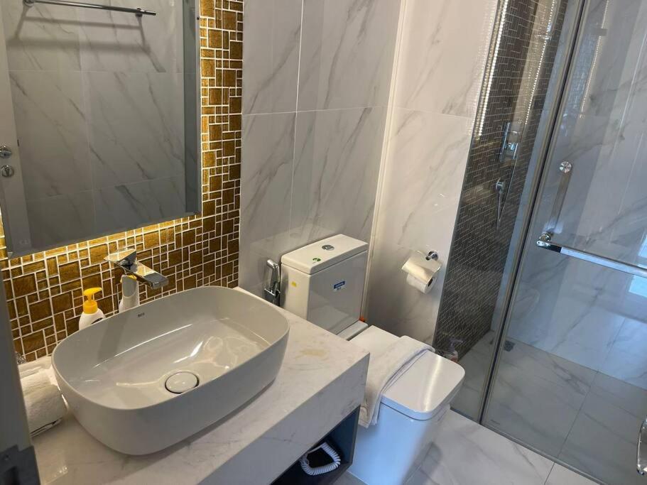 The Rixx Classic Apartment@d1/pool/gym/netflix/fun * Ho Chi Minh City